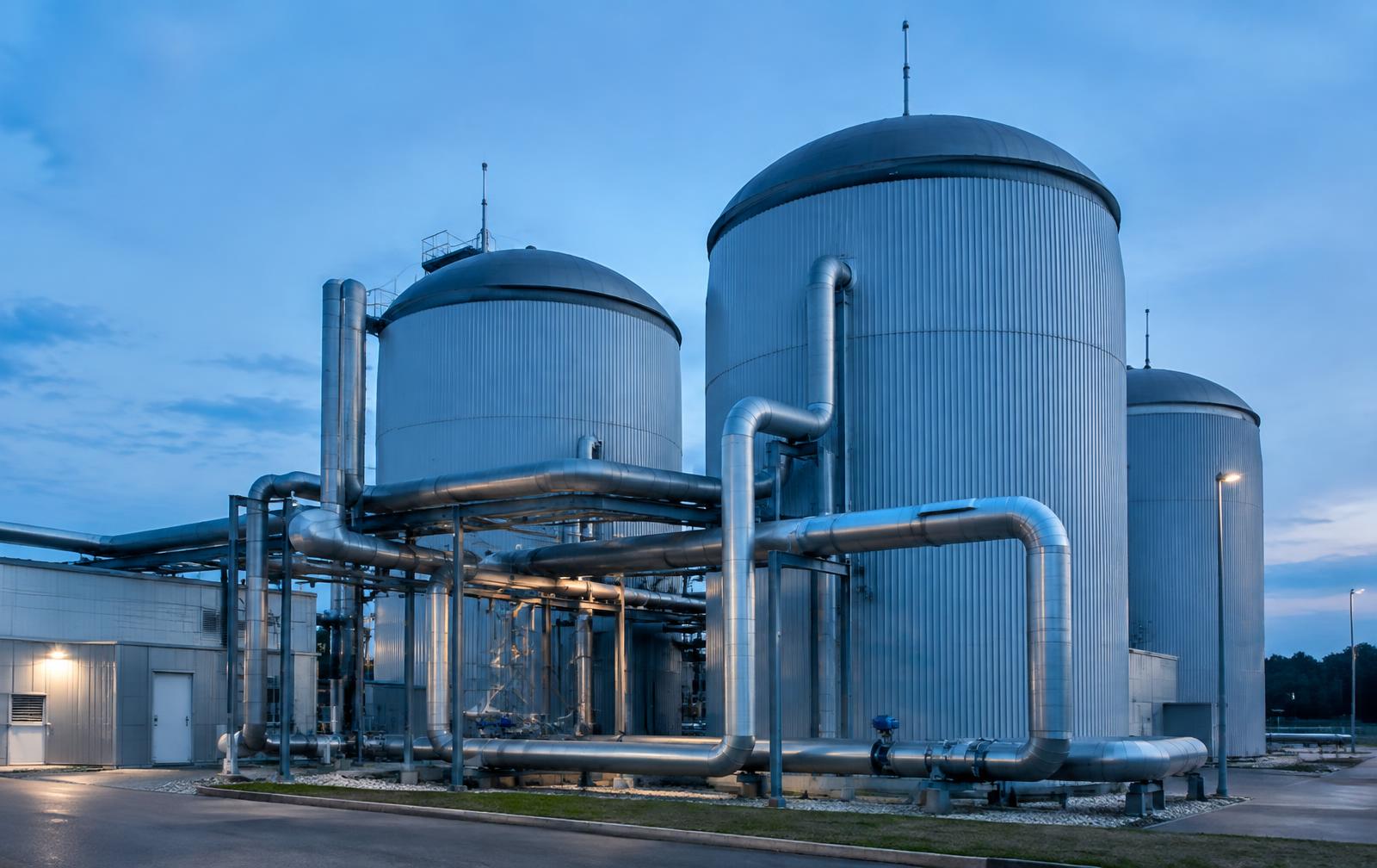 Råtnetårn og rør for biogass